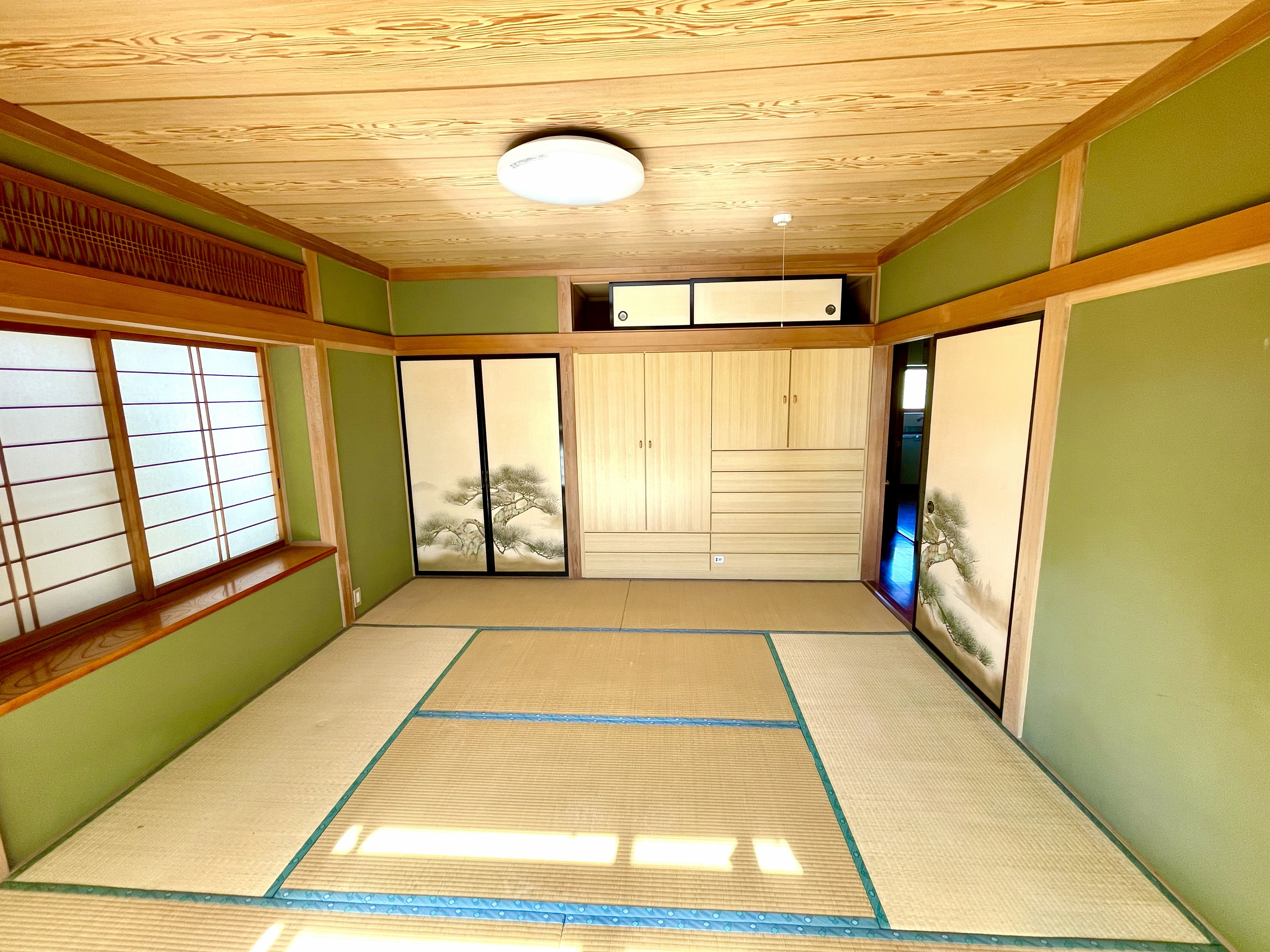 （作り付け和箪笥有）